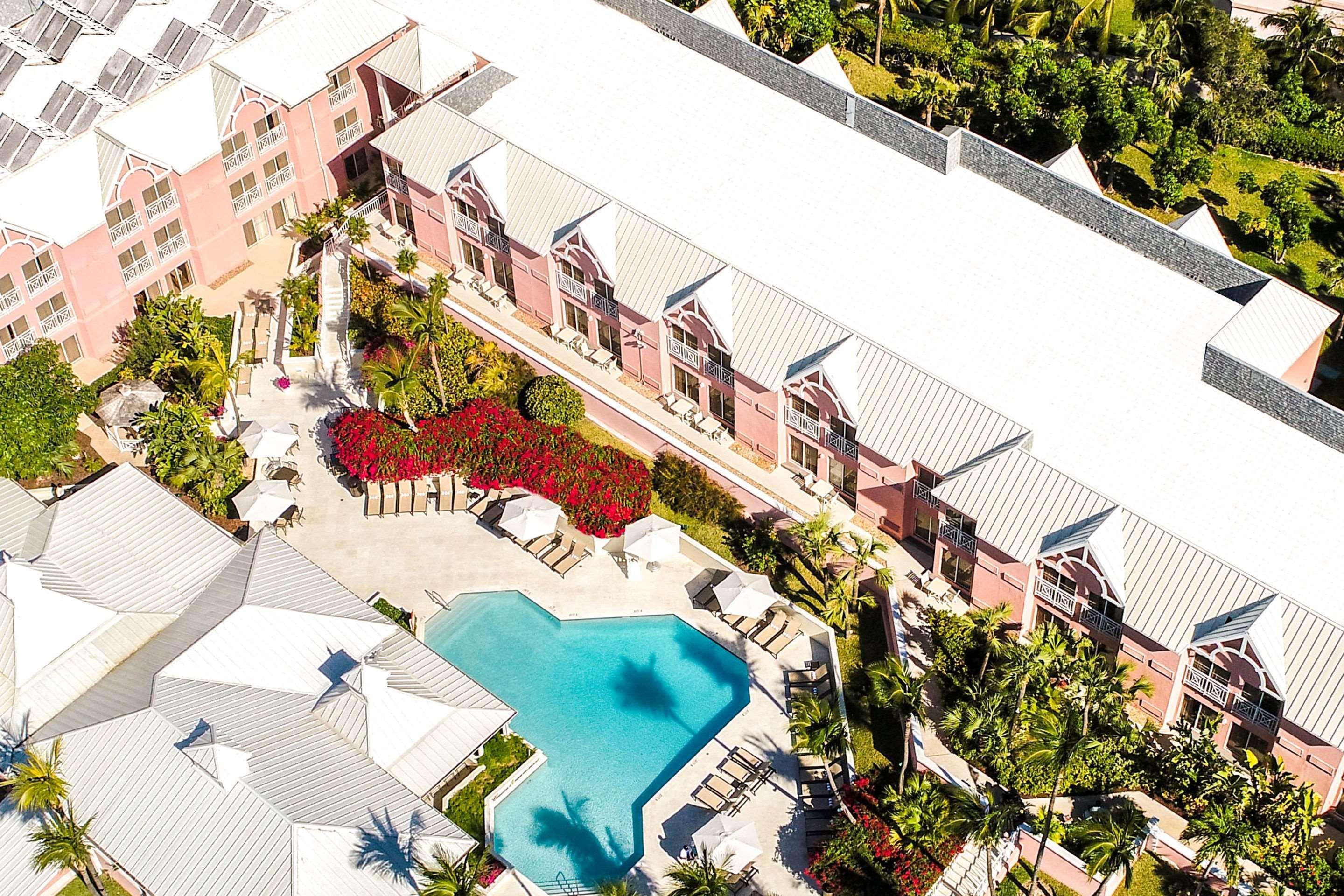 Comfort Suites Paradise Island Creek Village Exteriér fotografie
