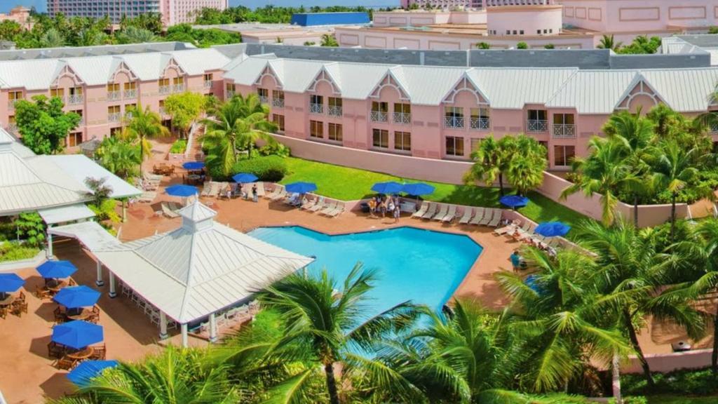 Comfort Suites Paradise Island Creek Village Exteriér fotografie