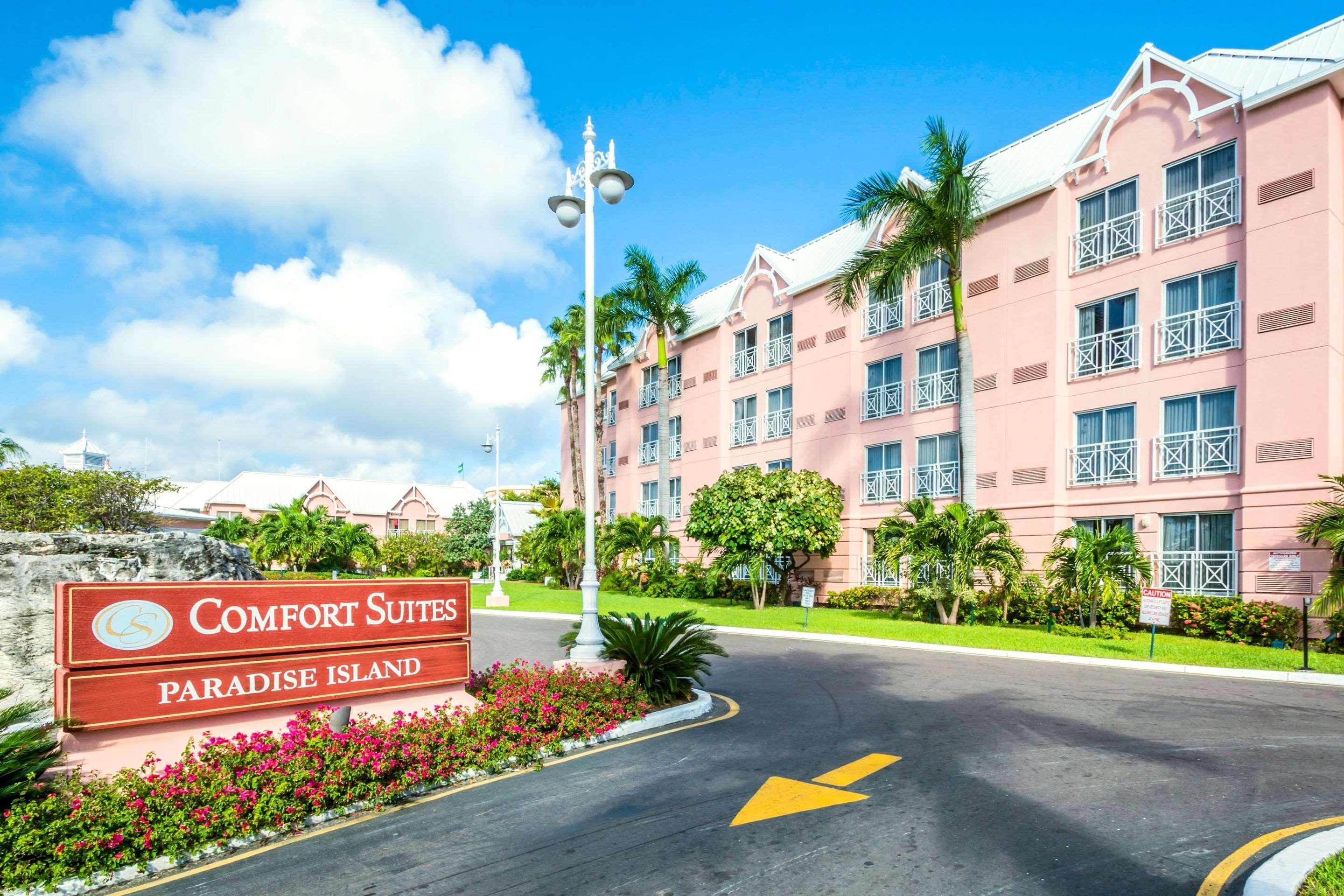 Comfort Suites Paradise Island Creek Village Exteriér fotografie