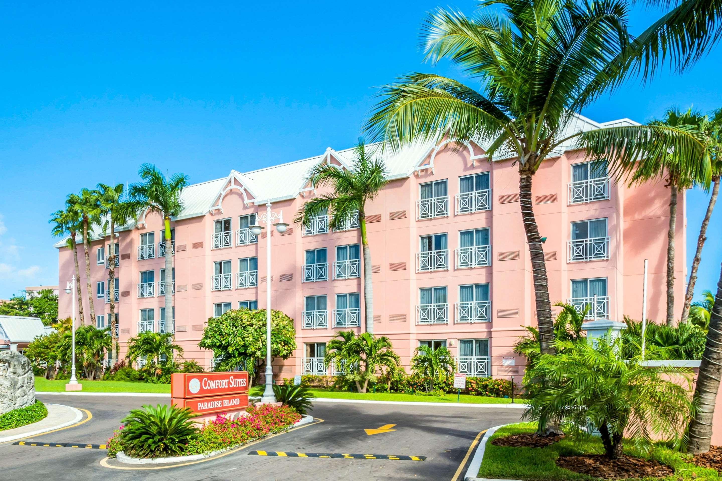 Comfort Suites Paradise Island Creek Village Exteriér fotografie