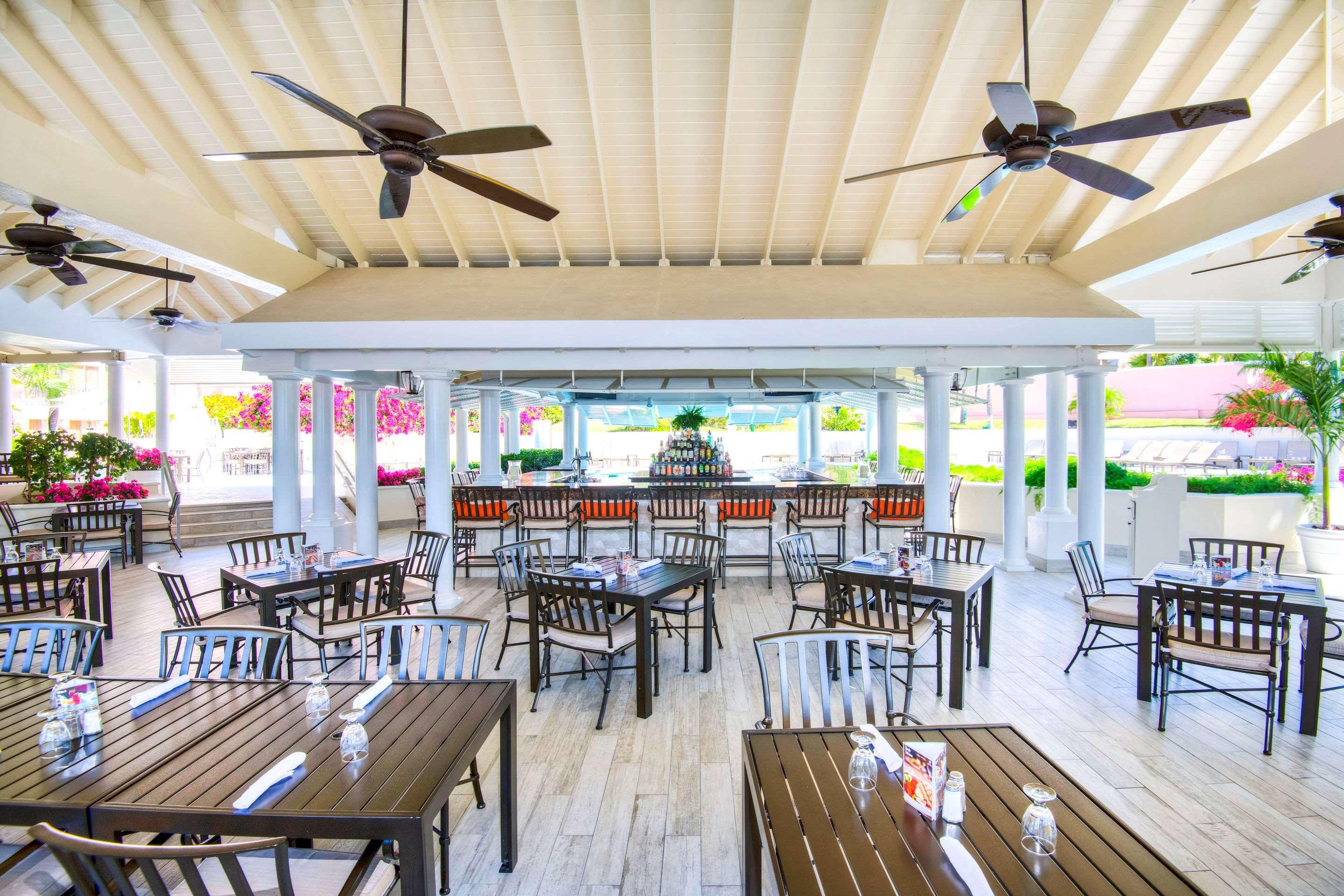Comfort Suites Paradise Island Creek Village Exteriér fotografie