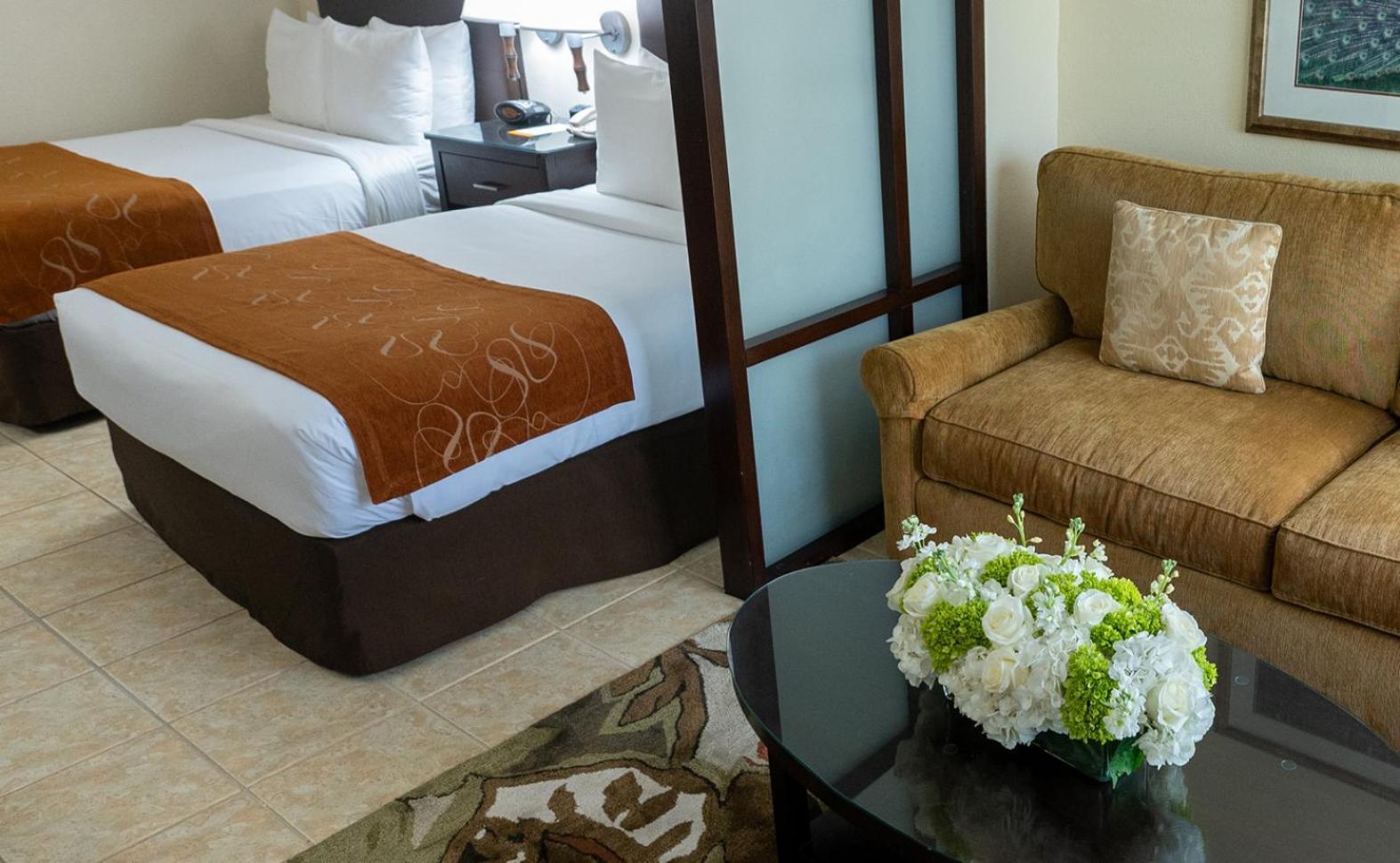 Comfort Suites Paradise Island Creek Village Exteriér fotografie
