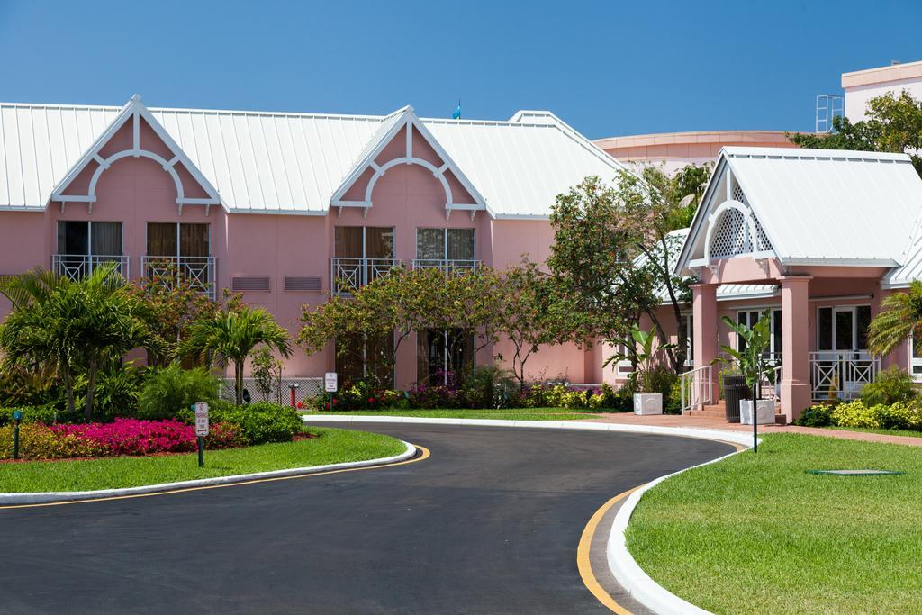 Comfort Suites Paradise Island Creek Village Exteriér fotografie