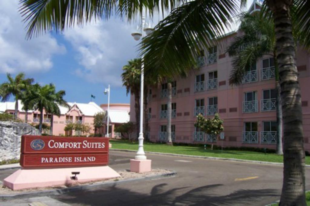 Comfort Suites Paradise Island Creek Village Exteriér fotografie